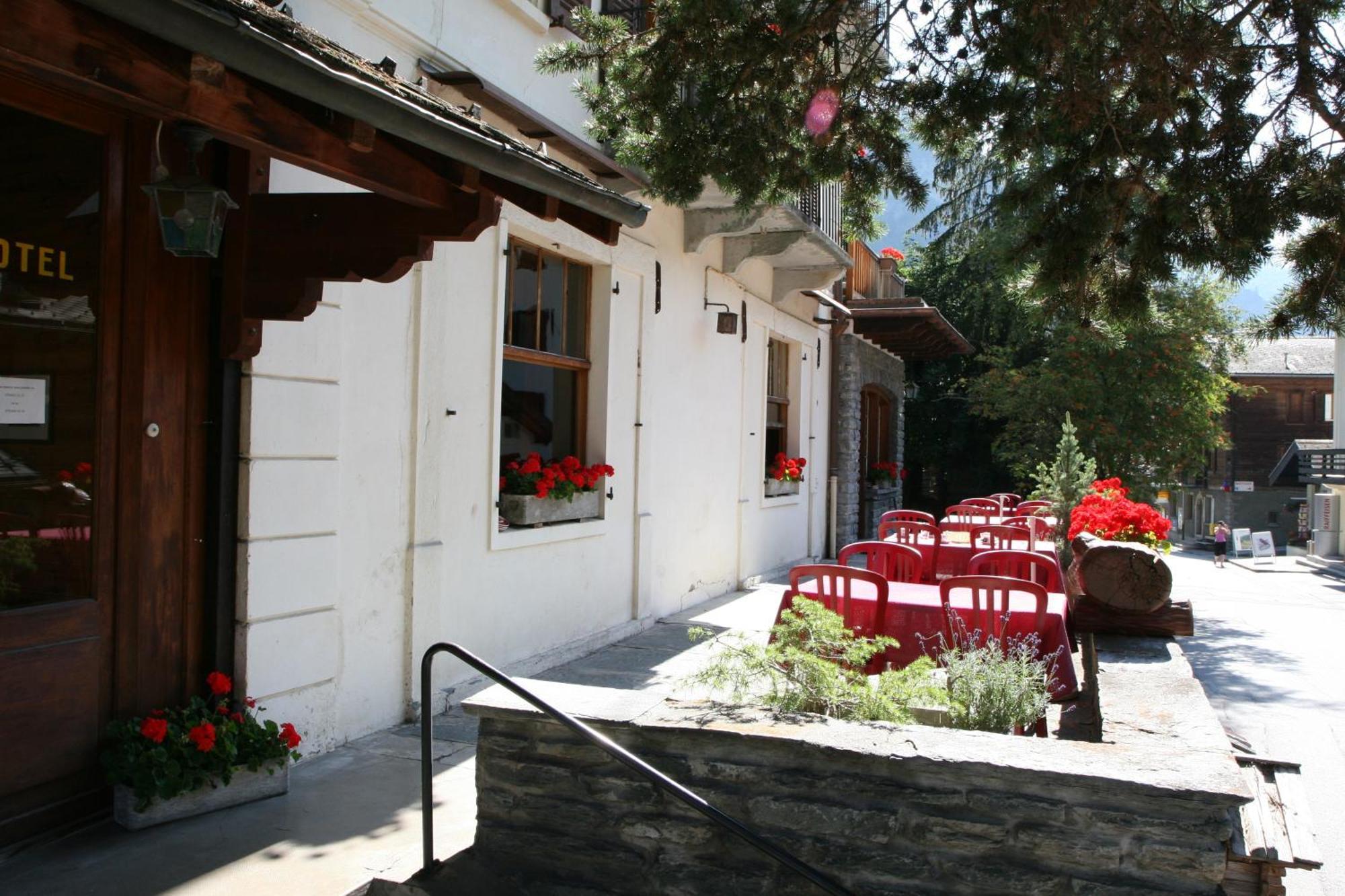 Hermitage Hotel 2*